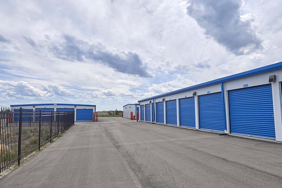 self storage drive up units chestermere
