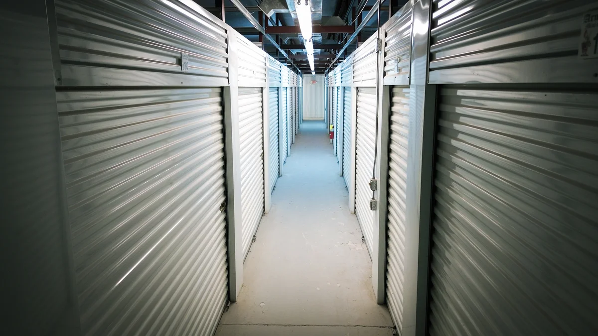 climate controlled self storage units