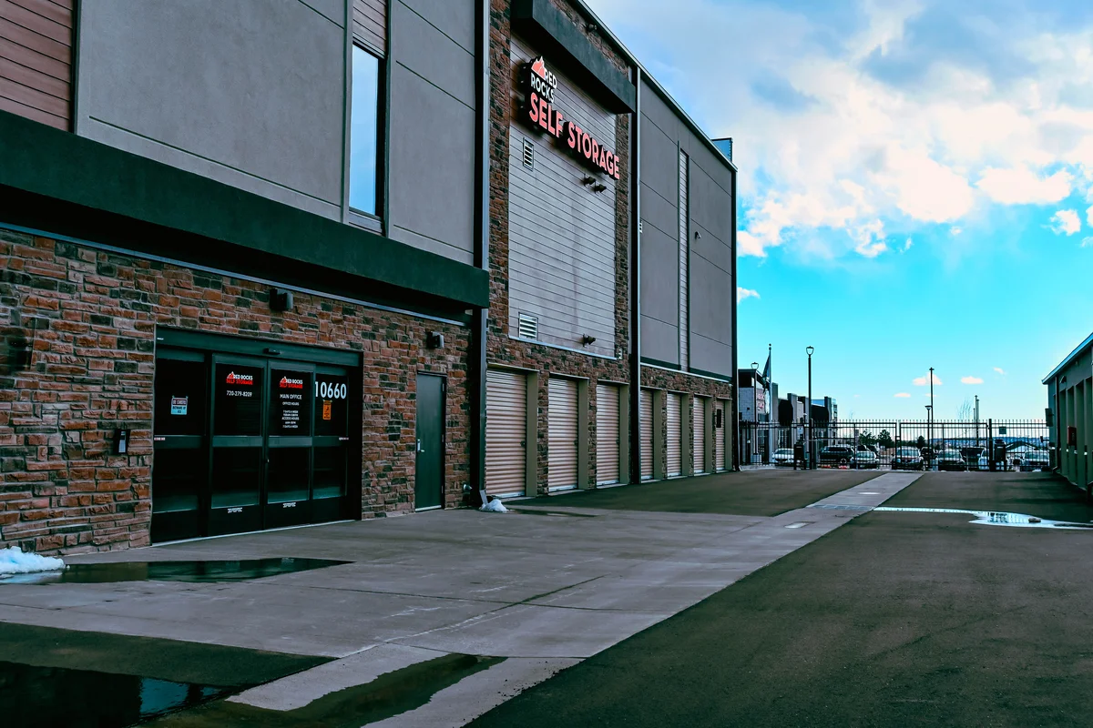 red rocks self storage units drive up units